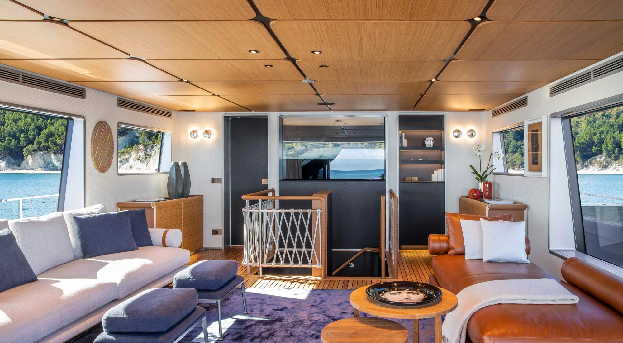 Custom Line Navetta 30 | Design by Antonio Citerio et Patricia Viel