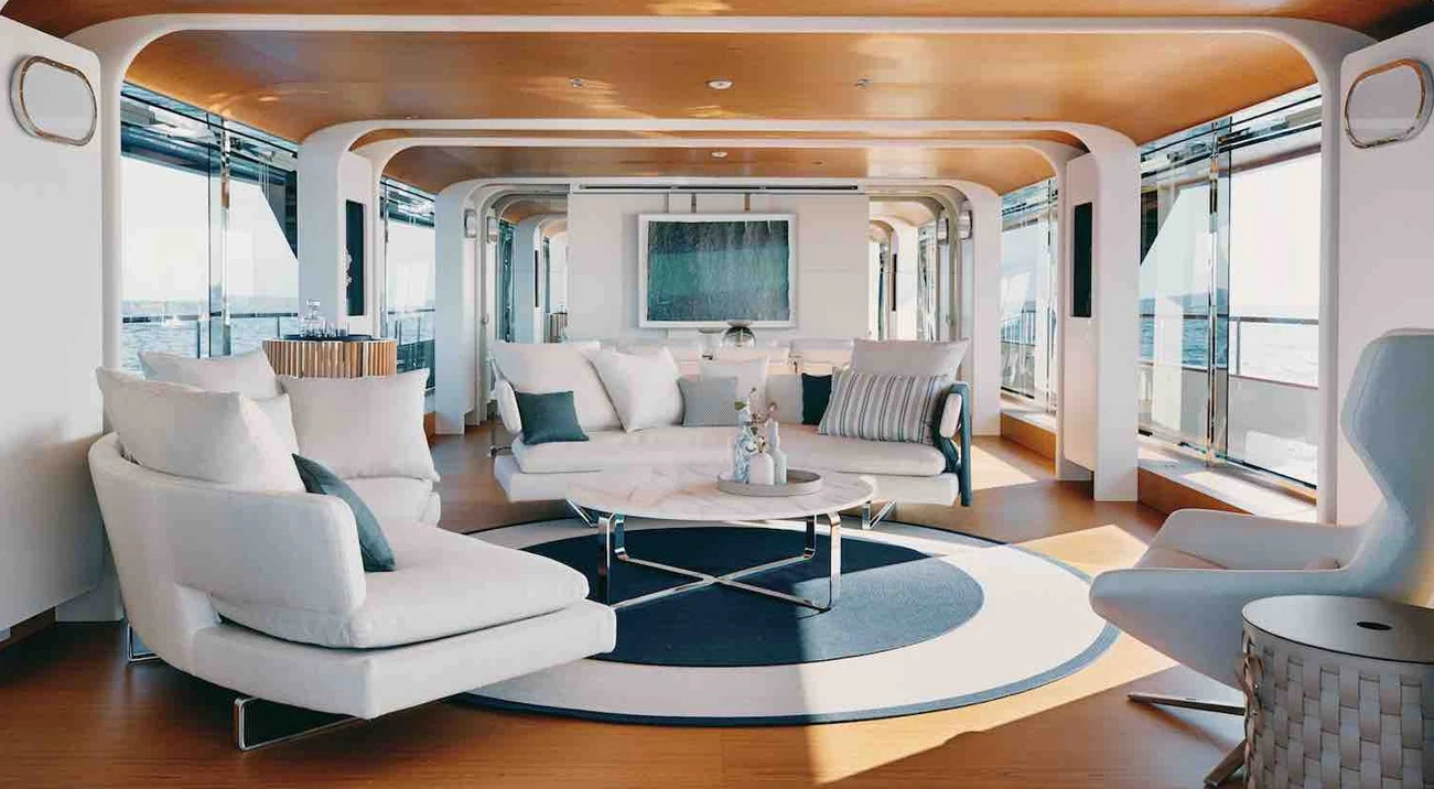 Motopanfilo 37M Benetti  | Design Lazzerini Pickering